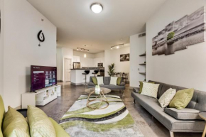 Tasteful 2BR I Pool I Gym I Parking I Workspace